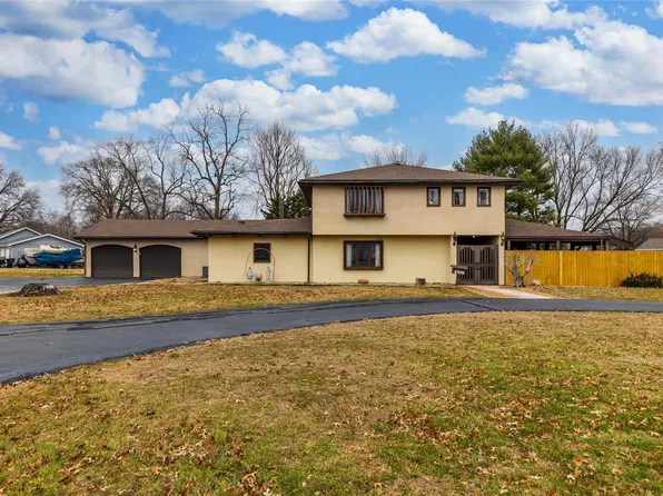 601 E Pine St, Gillespie, IL 62033