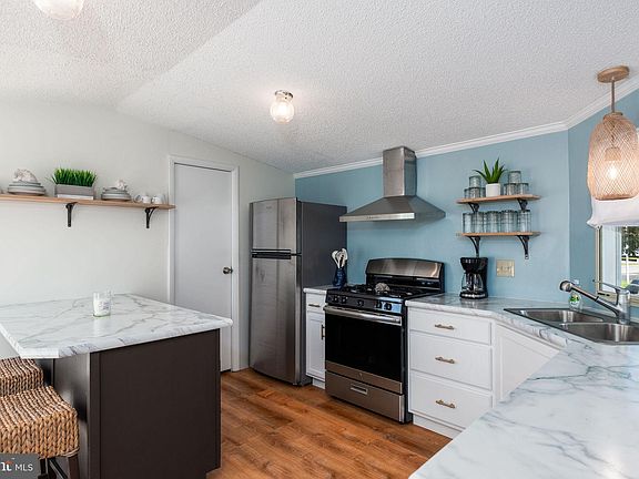 3rd image of 26571 Woodchuck Ln