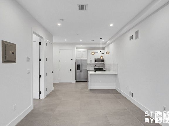 5th image of 1163 Myrtle Ave #3RT