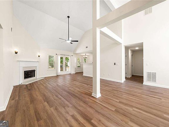 5th image of 3522 Daventry Ln NW