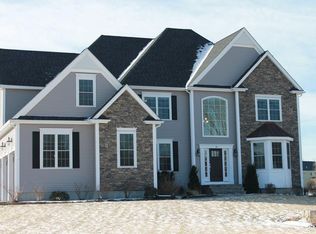 14 Amber Dr, Wrentham, MA 02093