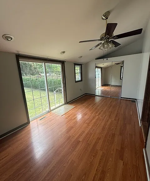 725 Wyoming Ave — Photo 9