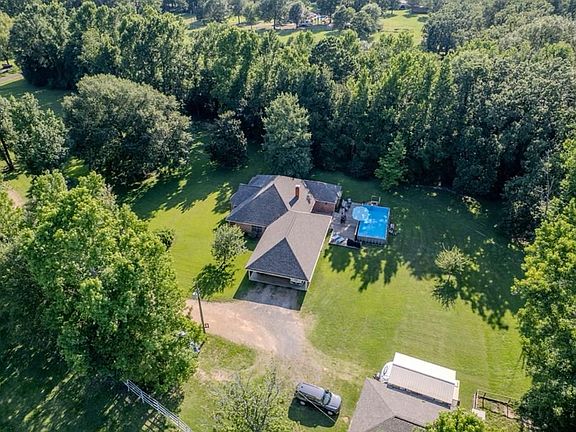 2nd image of 124 County Road 1120 W