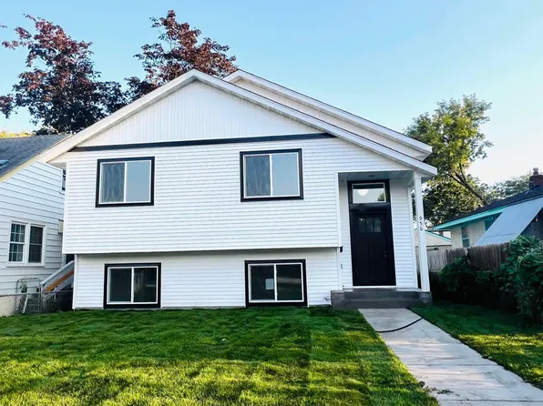 956 Geranium Ave E, Saint Paul, MN 55106