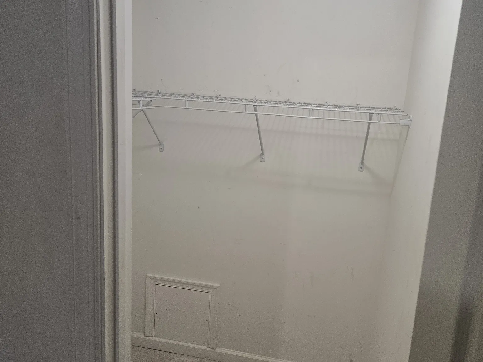 5 bed, 3886 sqft, $1,000 — Photo 3