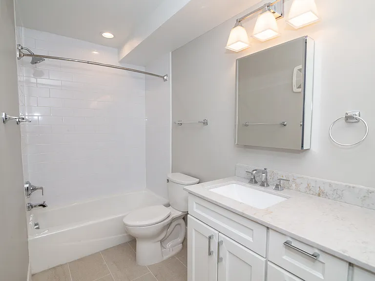 901 N Ogden St — Photo 57