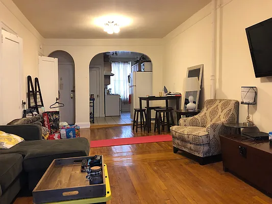 Rented by One New York Realty Inc | media 21