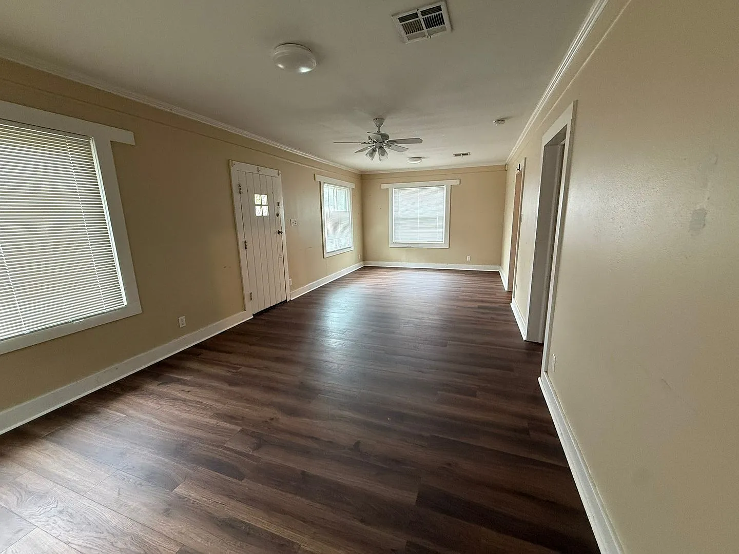 Charming 2 Bedroom, 2 Bathroom Home Near the Cajundome & Downtown Lafayette! — Photo 4
