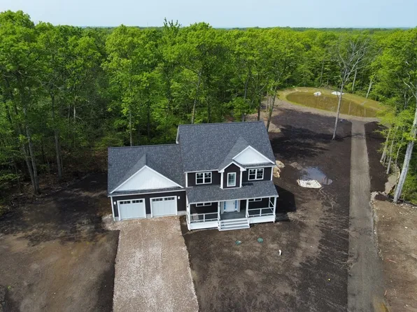 66 Magnolia Dr, Swansea, MA 02777
