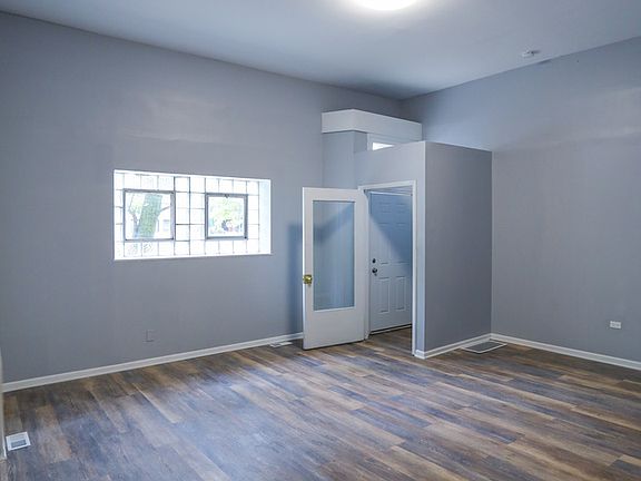 5th image of 3824 N Ashland Ave #1S