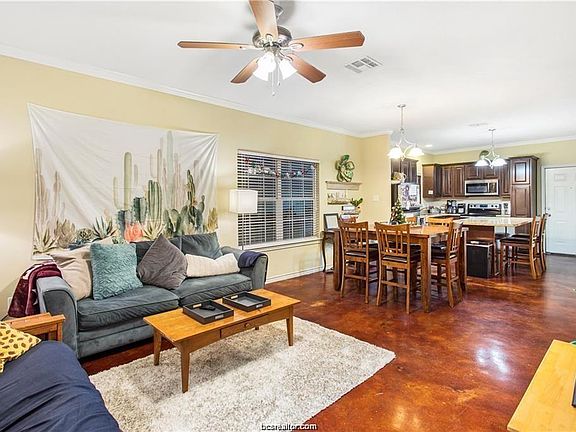 4th image of 2488 Horse Shoe Dr