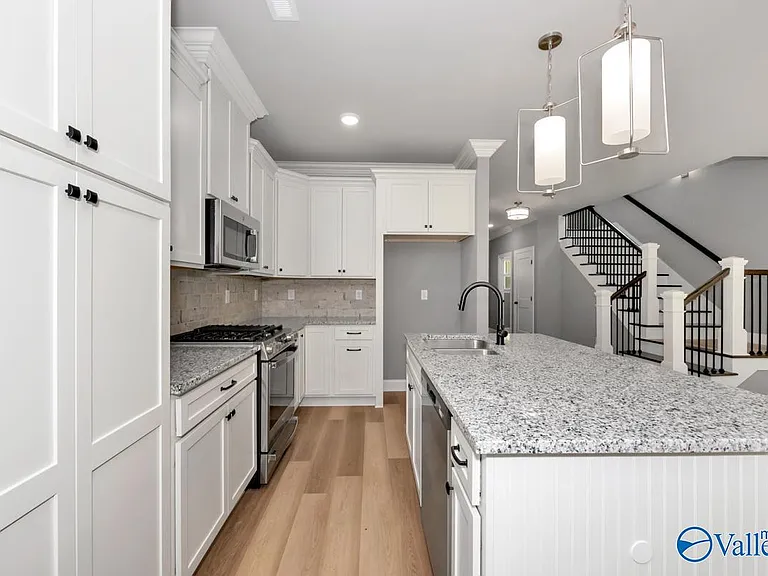 327 Pension Row — Photo 15