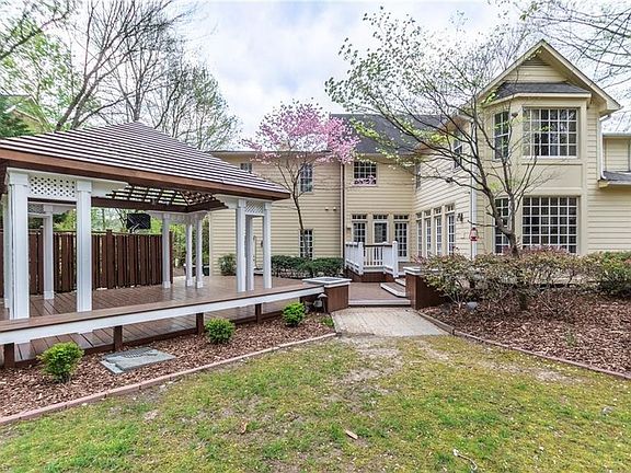 5th image of 3600 Primrose Ave