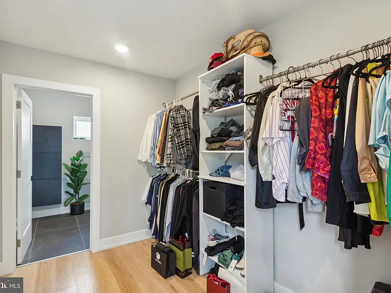 1500 N Myrtlewood St — Photo 16