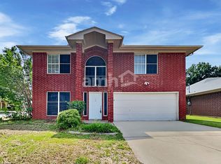 6901 Kara Pl, North Richland Hills, TX 76182