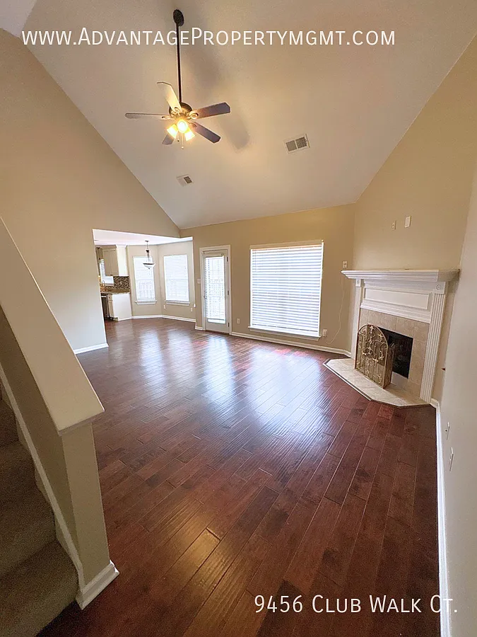 Beautiful Home In Lakeland - 9456 Club Walk Ct. — Photo 3