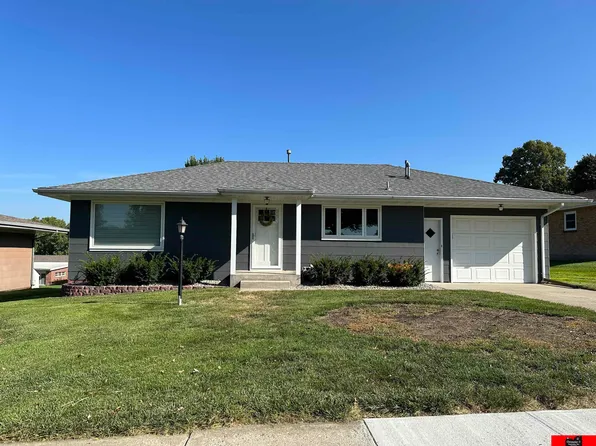 816 E Walnut St, West Point, NE 68788