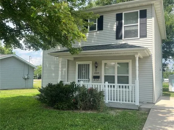 2009 E Kansas St, Springfield, IL 62703