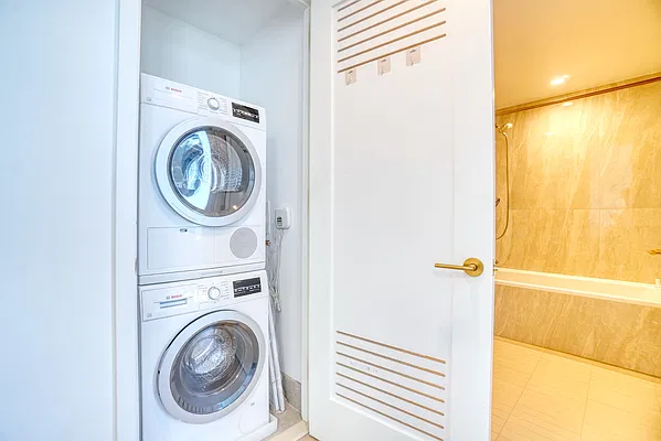 Laundry, photo 1