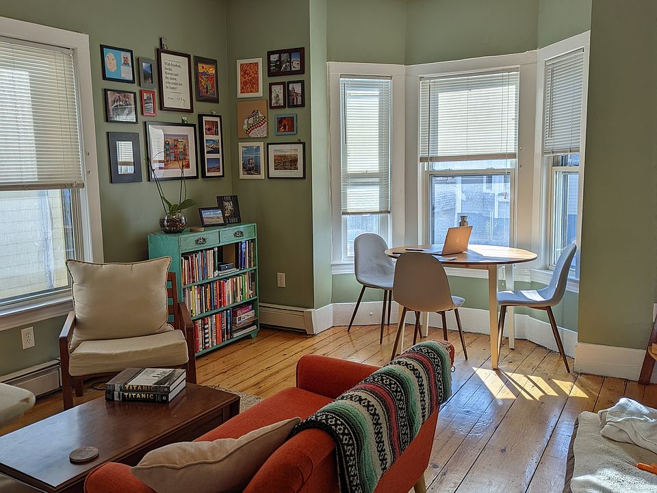 1st image of 13 Houghton St #1