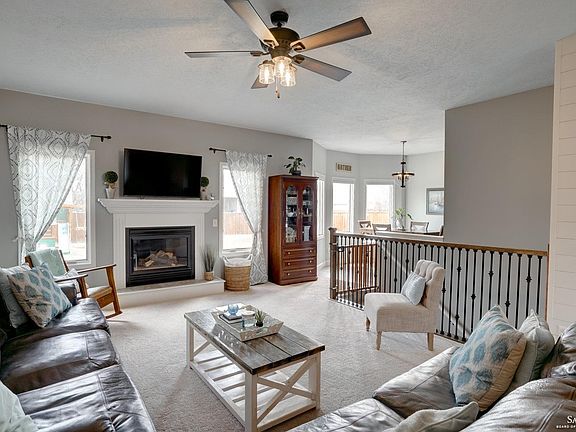 5th image of 2261 Redhawk Ln