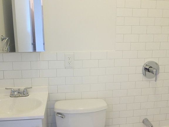 5th image of 258 Himrod St APT 3R