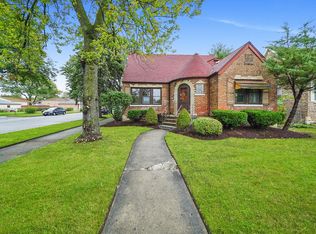 9601 S Francisco Ave, Evergreen Park, IL