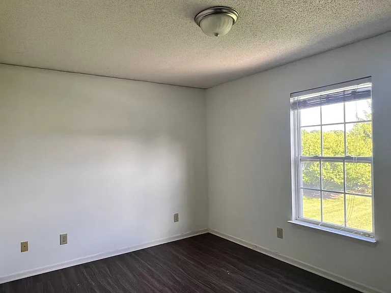 10400 Hickory Hill Dr — Photo 23