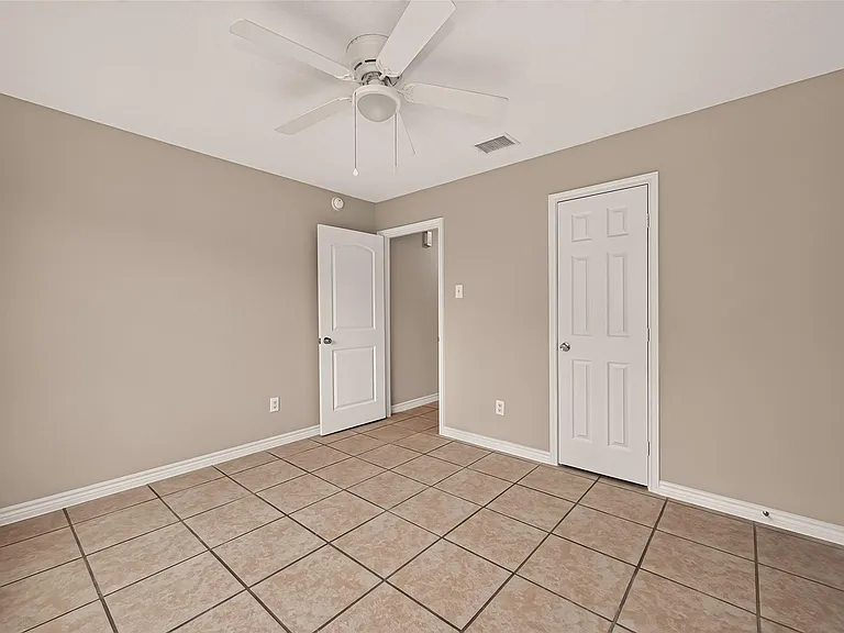 8607 Valley Forest Dr — Photo 15