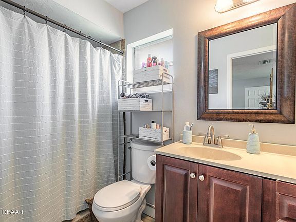 5th image of 2616 Woodland Dr