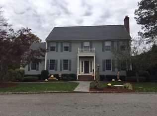 1 Eaton Ln, Woburn, MA 01801
