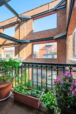 Sold by Compass | media 6