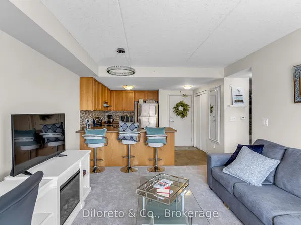 39 Goodwin Dr #309, Guelph, ON N1L 0E5