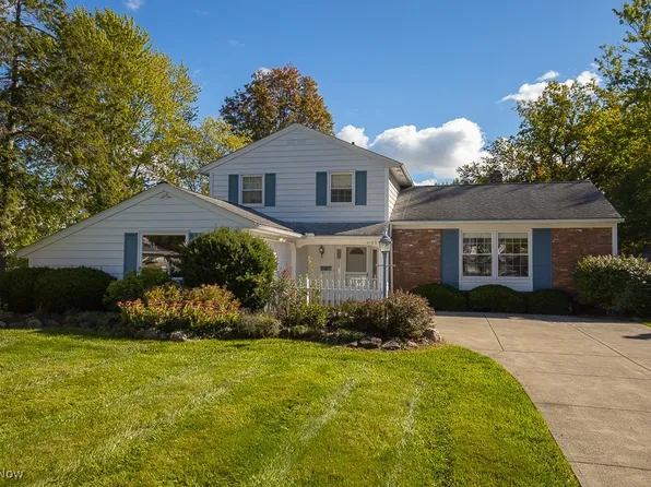 6189 Brighton Dr, North Olmsted, OH 44070