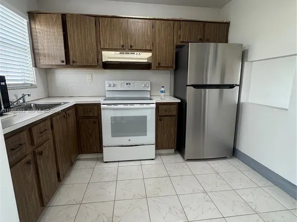 8515 Sunrise Lakes Blvd APT 302, Sunrise, FL 33322