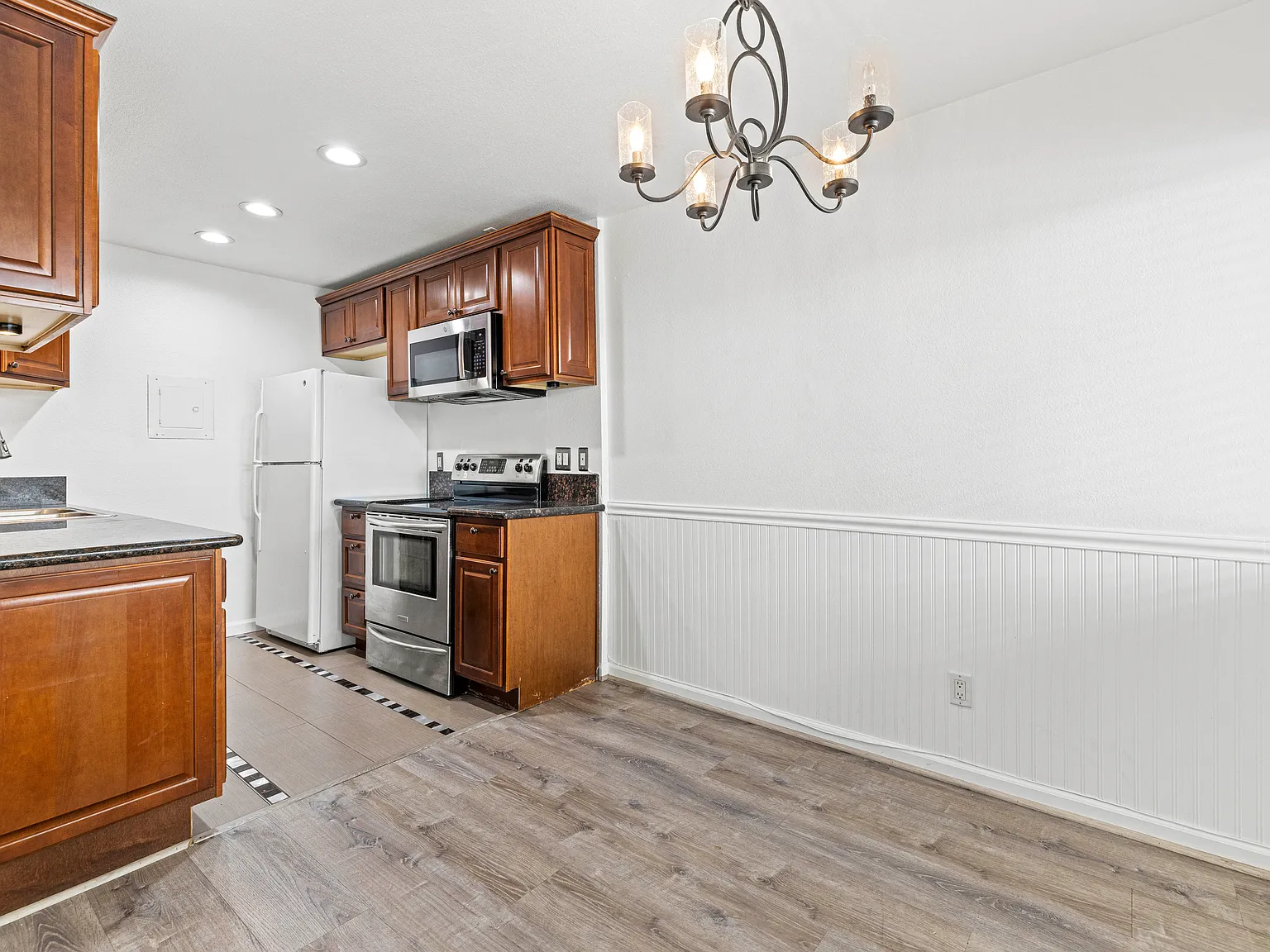 2 bed, 929 sqft, $2,700 — Photo 4