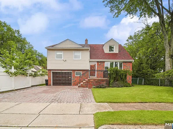 728 Lancaster Rd, Ridgefield, NJ 07657