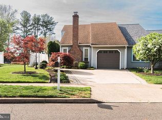 239 Oakridge Dr, Langhorne, PA 19047