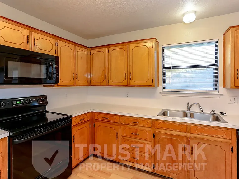 1001 Joe Morse Dr — Photo 12