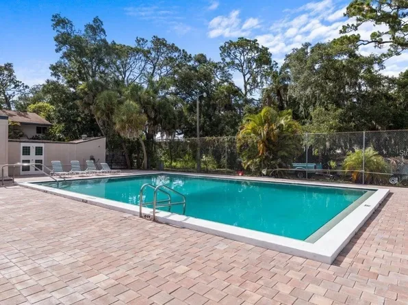 1155 Longfellow Rd, Sarasota, FL 34243