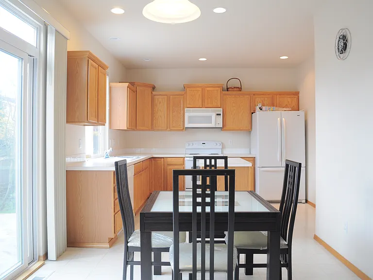 551 Quincy Ave NE — Photo 9
