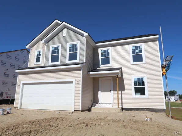 346 Sandhill Ct, White Lake, MI 48386