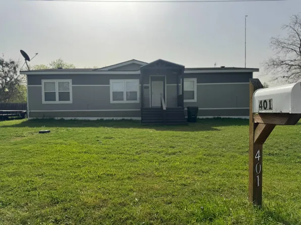 401 E 1st St, Nordheim, TX 78141