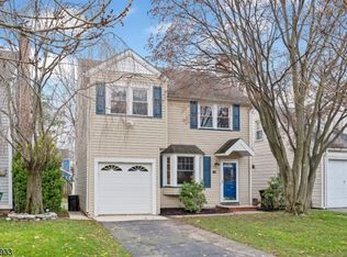 14 Overlook Ter, Bloomfield, NJ 07003