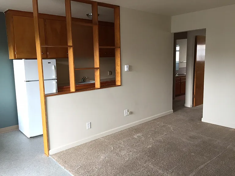 Cortina Apartments — Photo 16