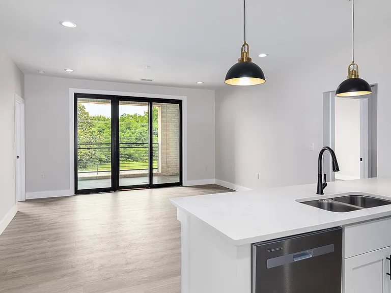 115 Center St #1001 — Photo 11