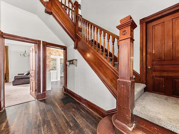 4th image of 1003 Washington St