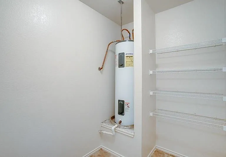 10540 Flagstaff Run — Photo 15