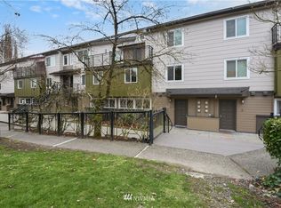 15827 Leary Way #B106, Redmond, WA 98052