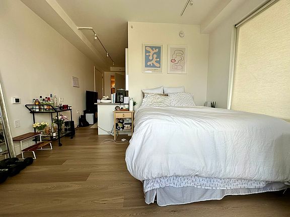 5th image of 288 Linden Blvd #8